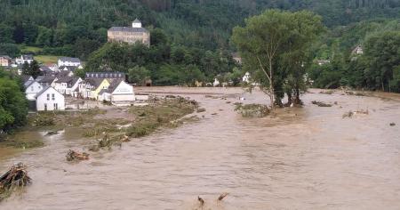 The flooded city of Altenahr.