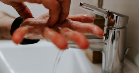 Wash hands 